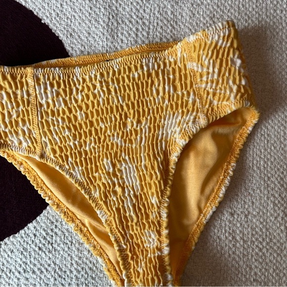 TRIANGL YELLOW WHITE FLORAL SMOCKED BIKINI BOTTOM SIZE SMALL - Picture 4 of 7